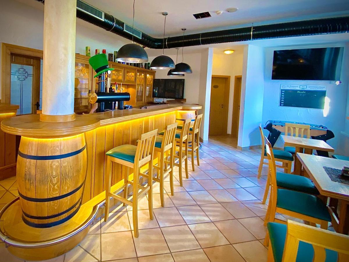 גלאוכאו Meister Baer Hotel Wettiner Hof מראה חיצוני תמונה